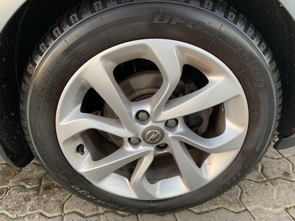 Opel Corsa 1,4 16V Sport 5d