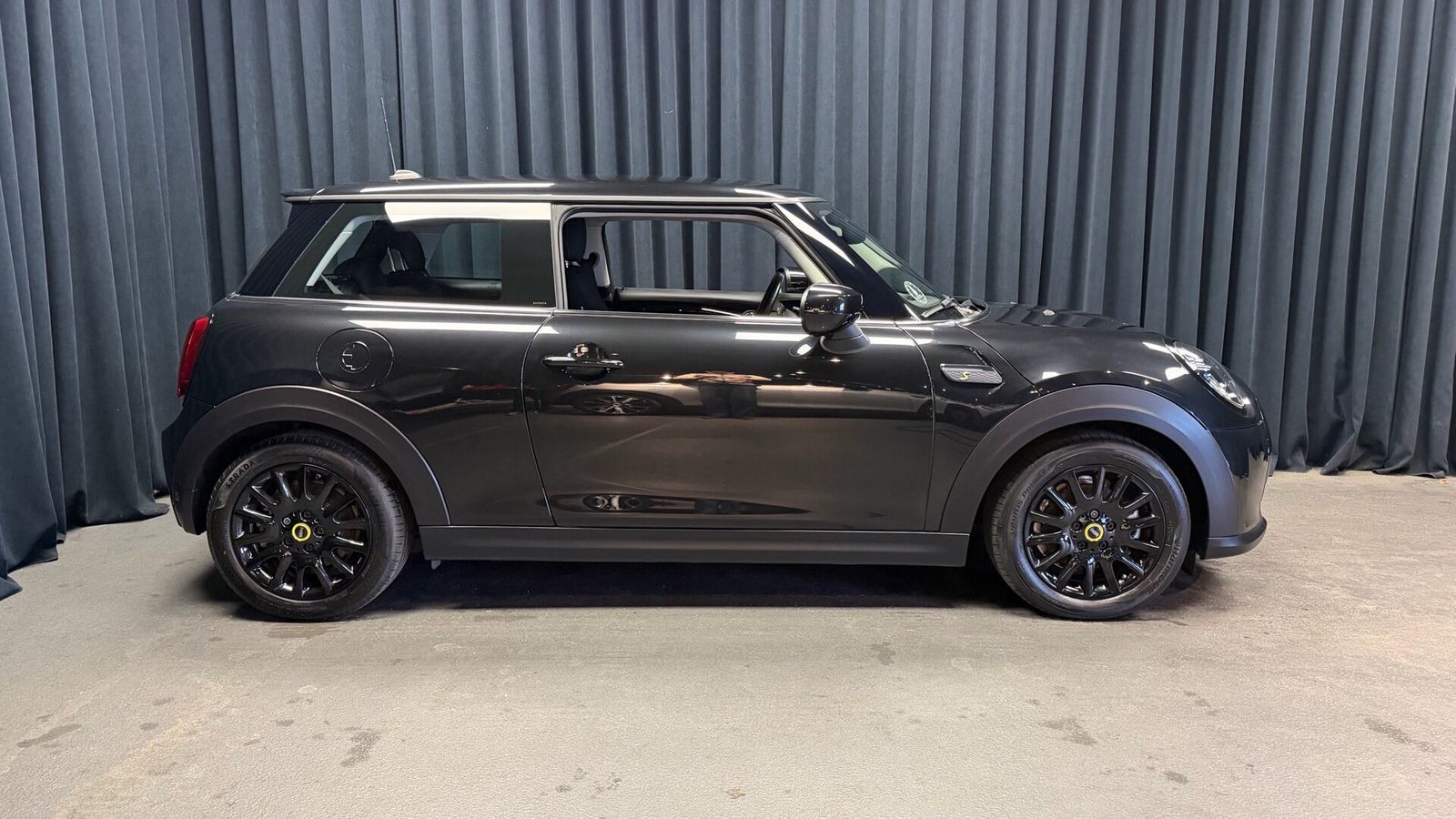 MINI Cooper SE Classic Trim 3d