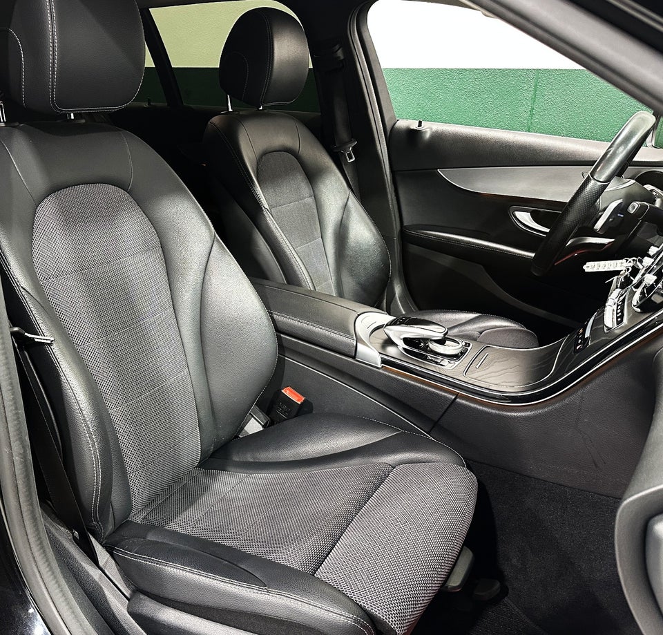 Mercedes C220 d 2,2 AMG Line stc. aut. 5d