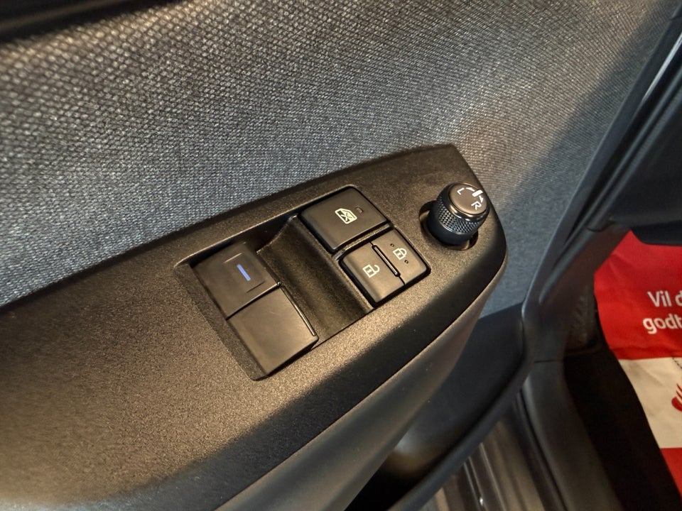 Toyota Yaris 1,5 Hybrid H1 e-CVT 5d