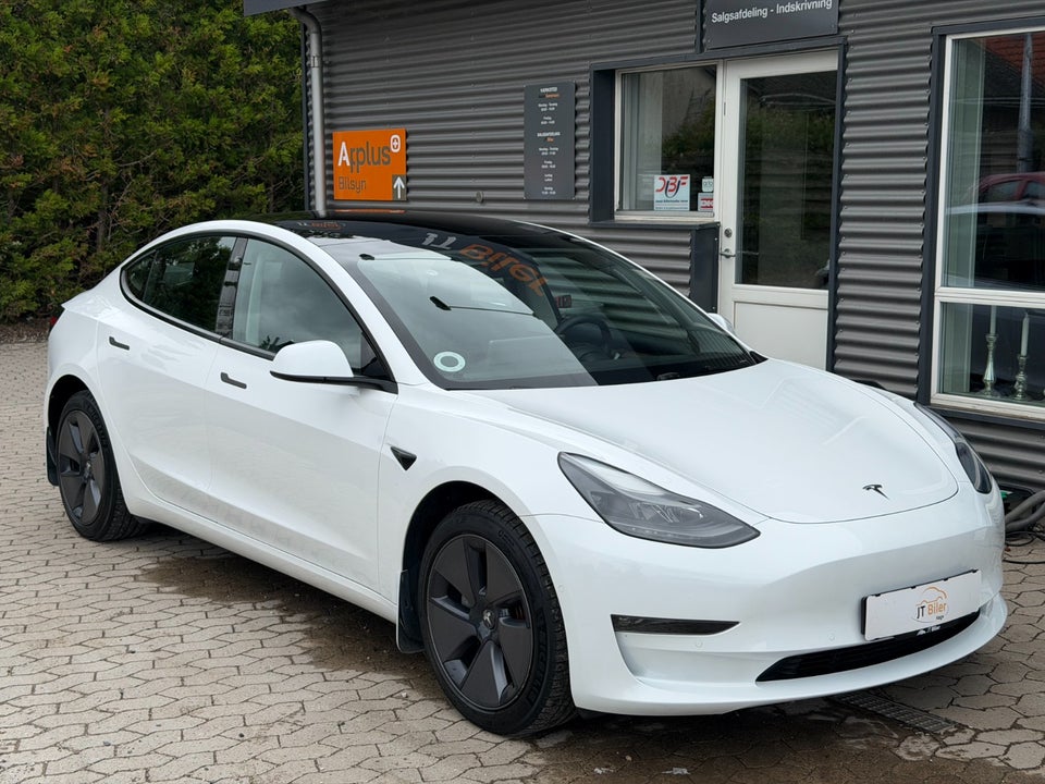 Tesla Model 3 Long Range AWD 4d