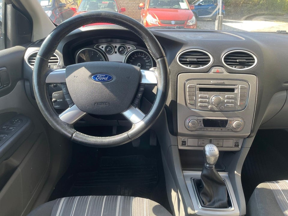 Ford Focus 1,6 Titanium 5d