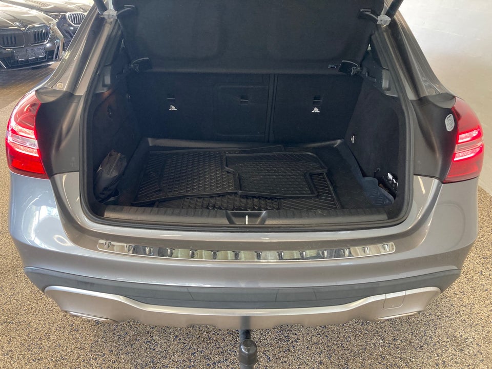Mercedes GLA200 1,6  5d