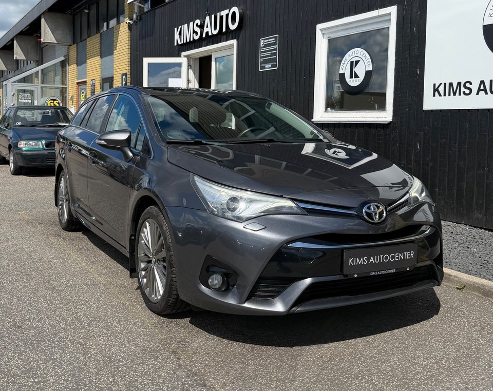 Toyota Avensis 1,8 VVT-i T2 Executive Touring Sports 5d