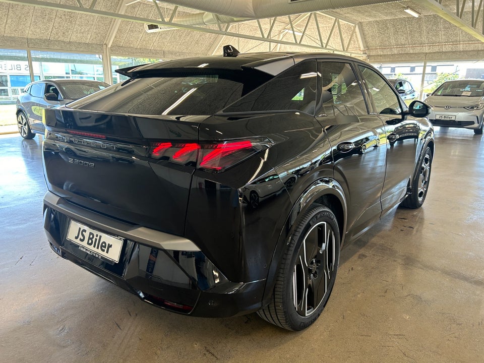 Peugeot e-3008 77 GT Pack 5d