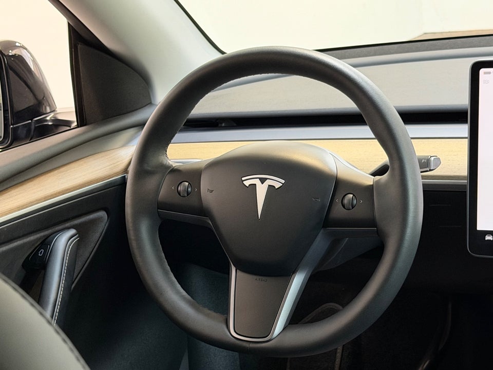 Tesla Model Y RWD 5d