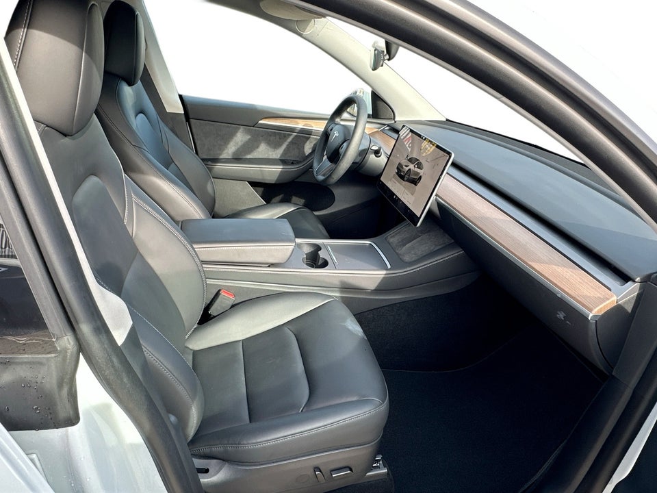Tesla Model Y RWD 5d