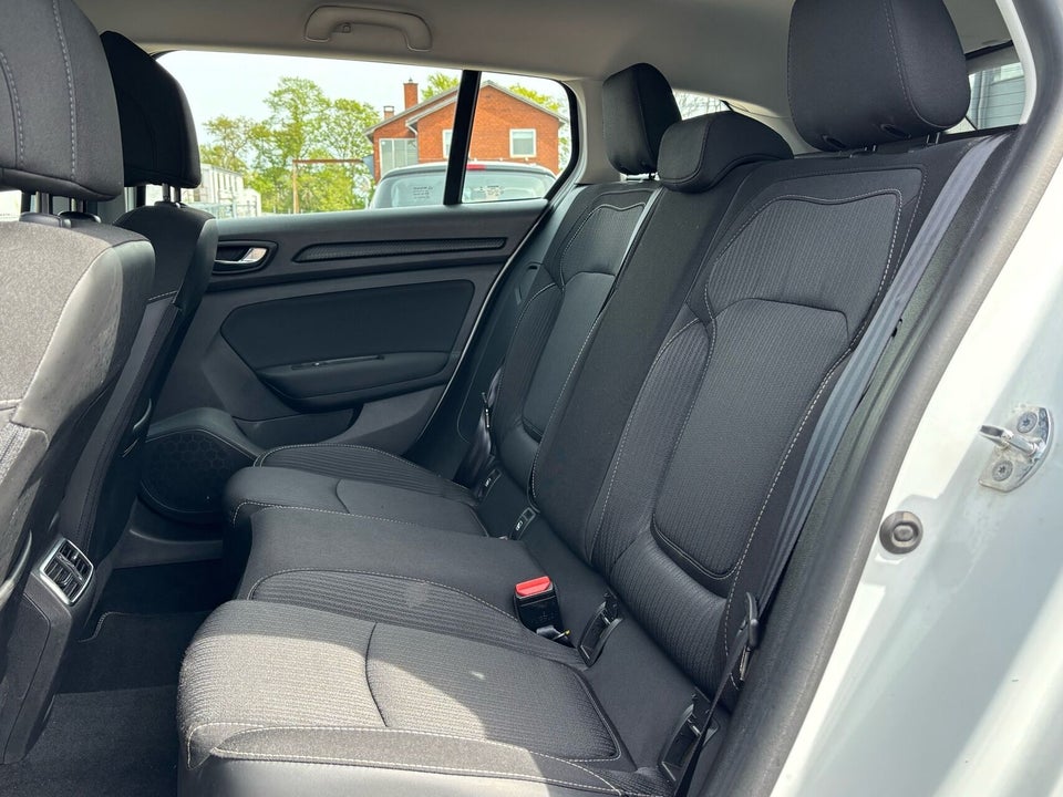 Renault Megane IV 1,2 TCe 100 Zen 5d