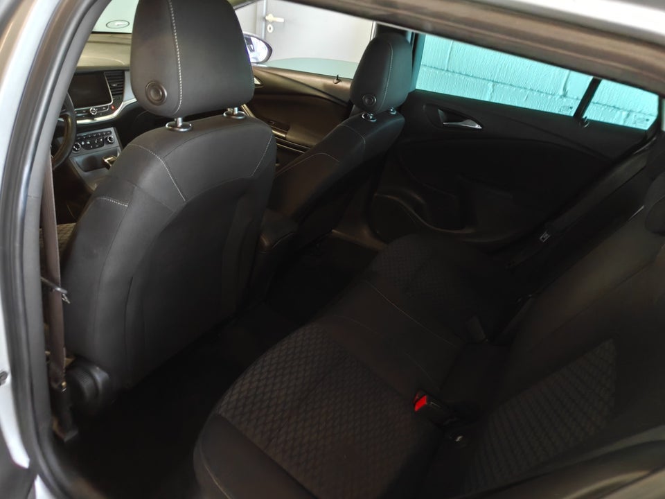 Opel Astra 1,6 CDTi 110 Dynamic Sports Tourer 5d