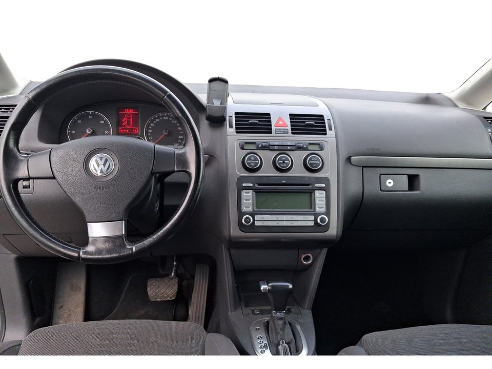 VW Touran 2,0 TDi 140 Trendline DSG 5d