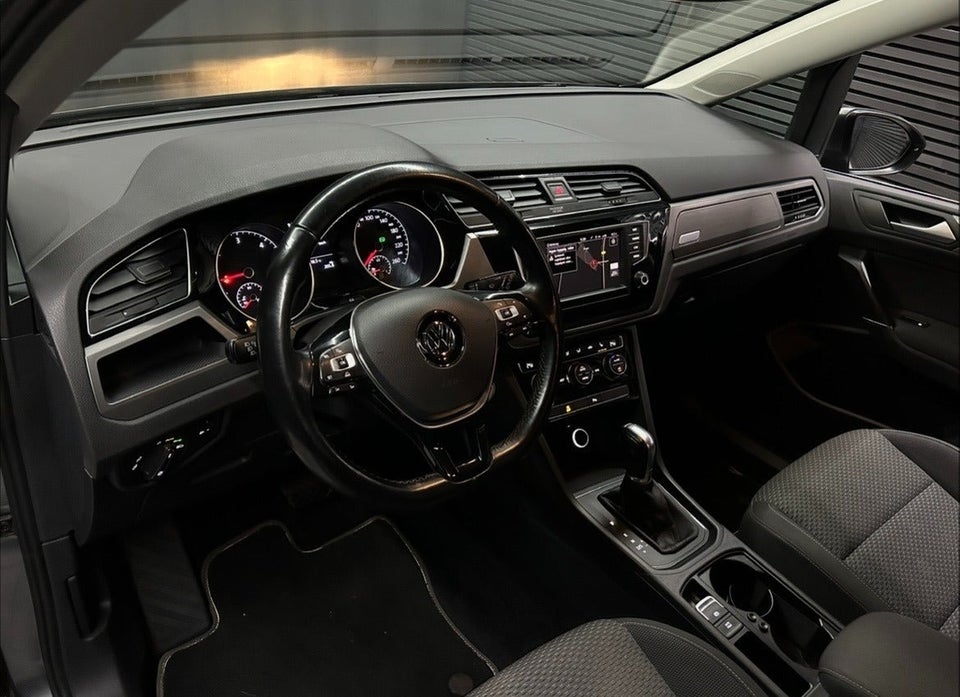 VW Touran 1,6 TDi 115 Comfortline DSG 7prs 5d