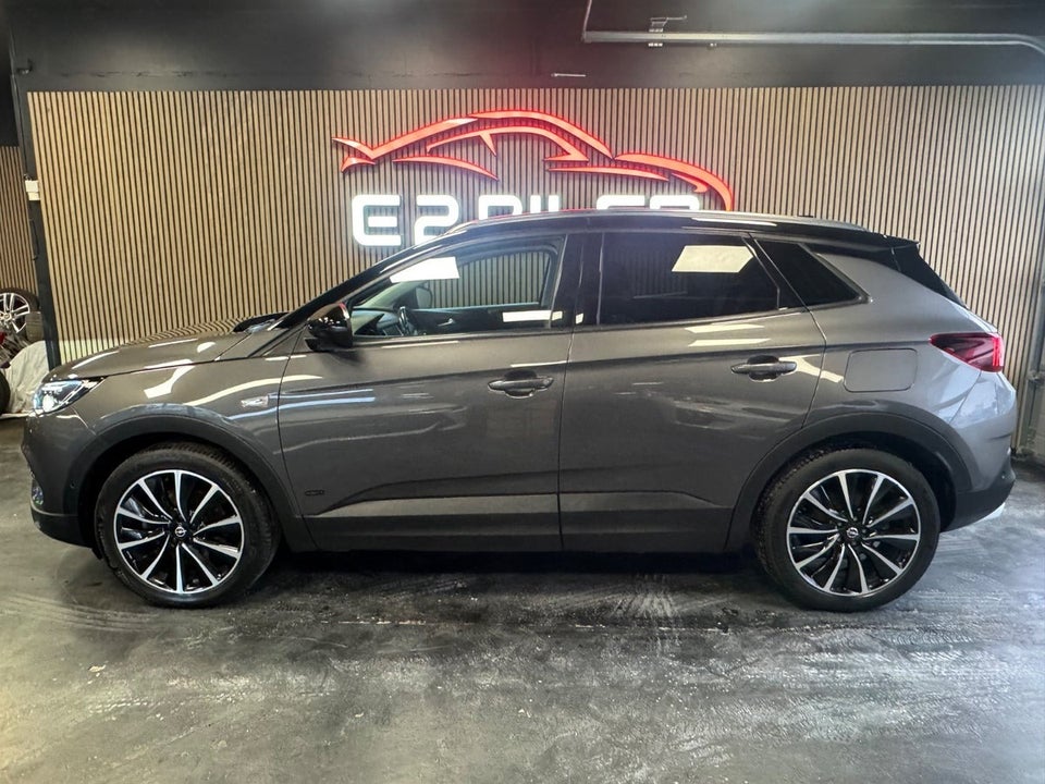 Opel Grandland X 1,6 Hybrid4 Ultimate aut. 5d