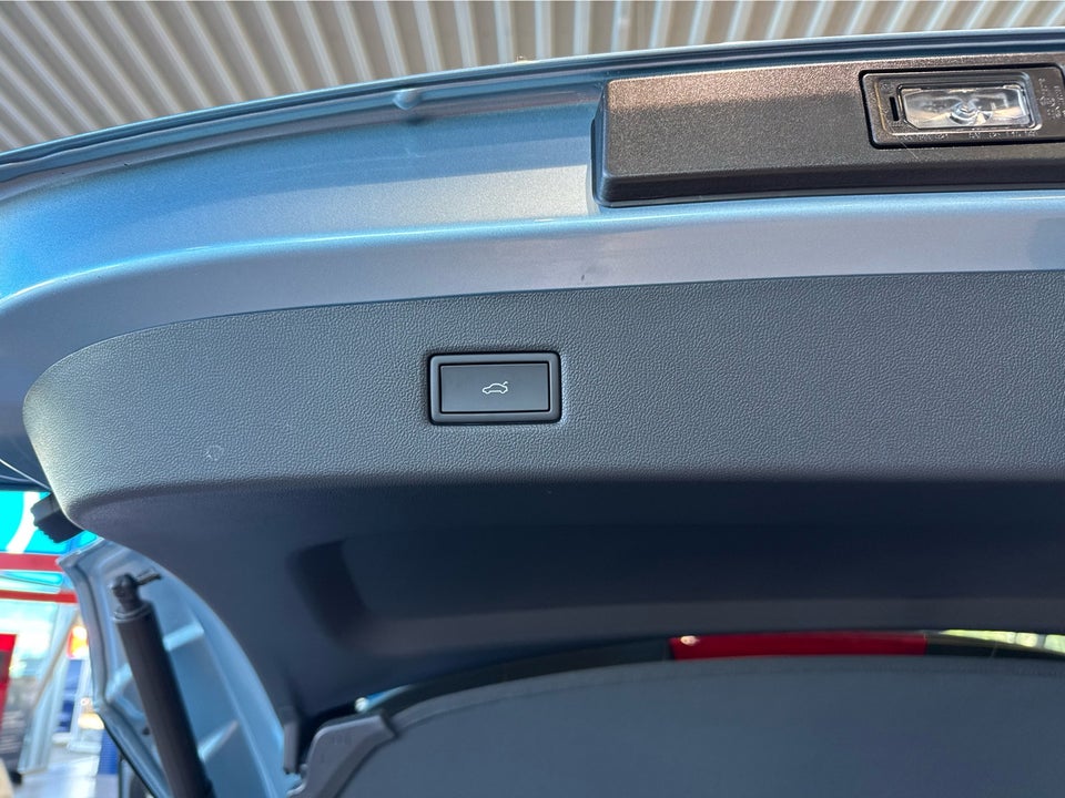 Ford Explorer 82 Premium Extended Range 5d