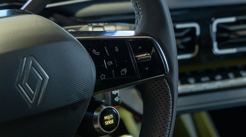 Renault 5 E-Tech 52 Iconic 5d