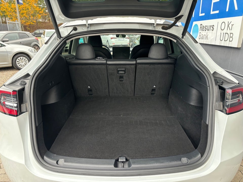 Tesla Model Y Long Range AWD 5d