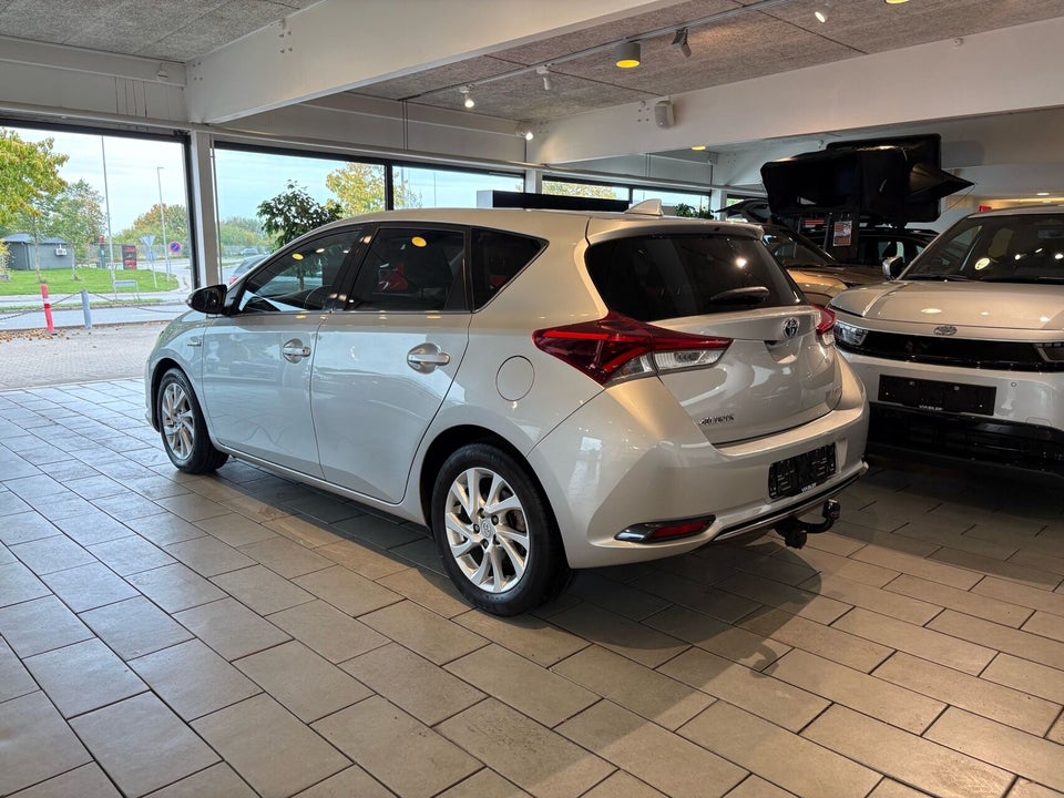 Toyota Auris 1,8 Hybrid H2 Comfort CVT 5d