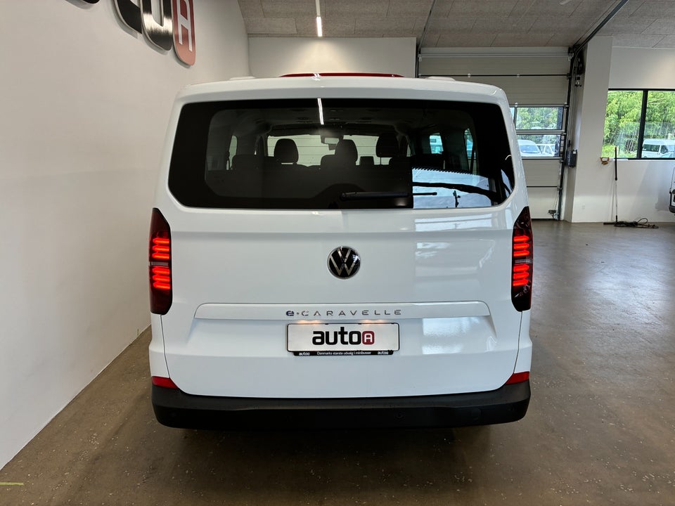 VW e-Caravelle 64 Basis SWB