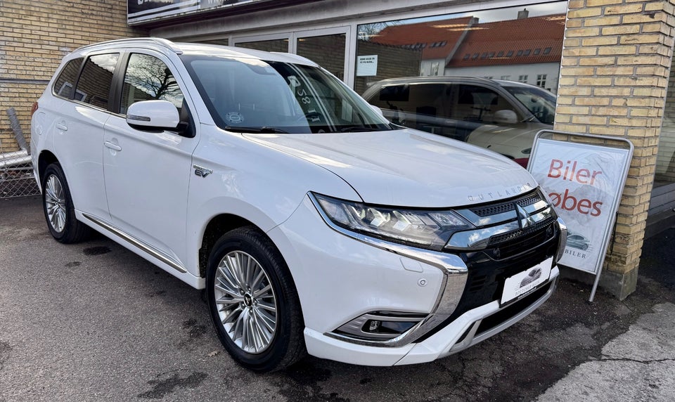 Mitsubishi Outlander 2,4 PHEV Intense CVT 4WD 5d