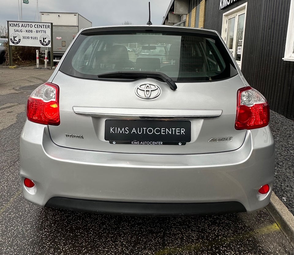 Toyota Auris 1,3 T2 5d