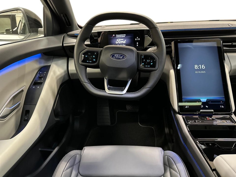 Ford Explorer 82 Premium Extended Range 5d