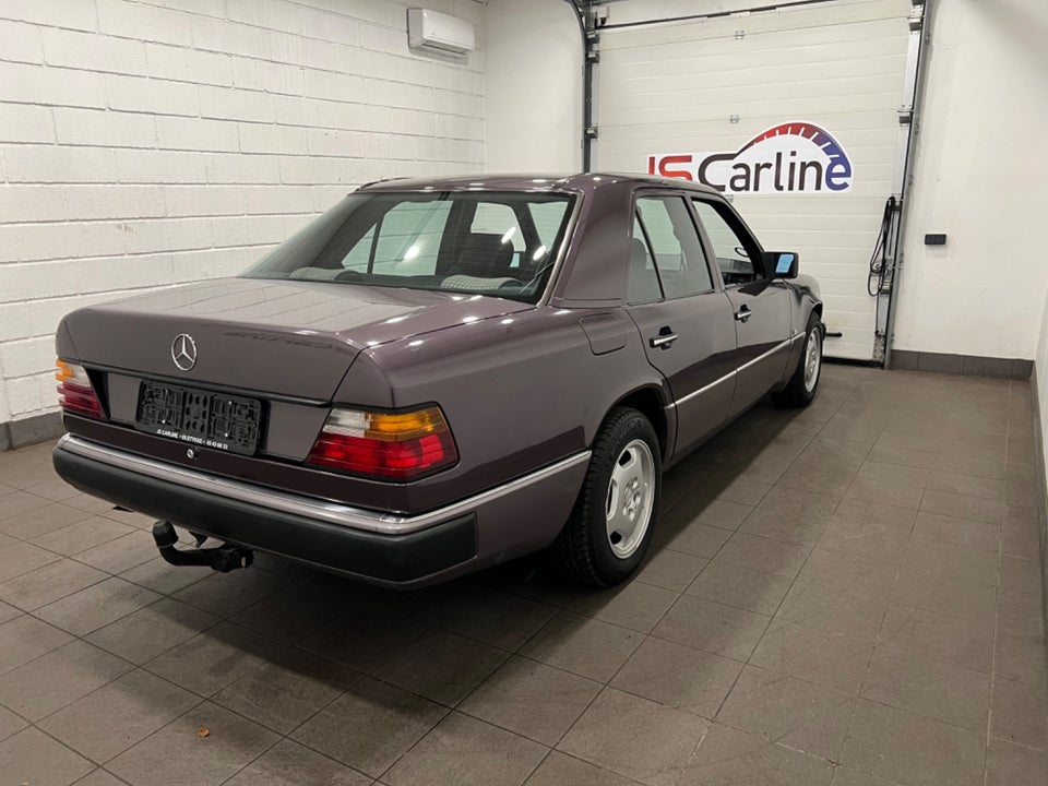 Mercedes 230 E 2,3 aut. 4d