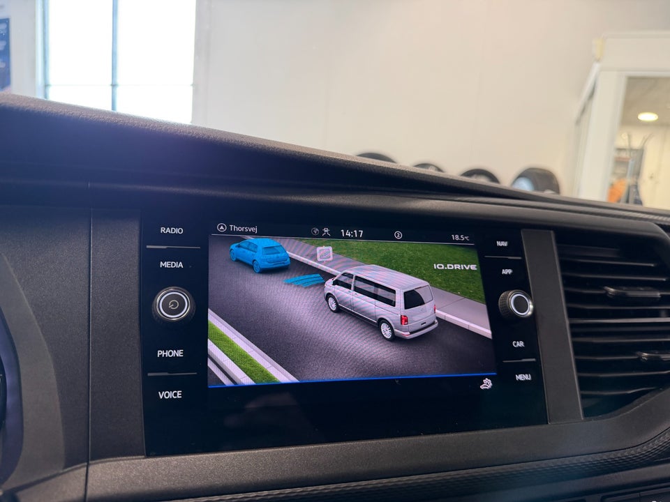 VW Transporter 2,0 TDi 150 Kassevogn DSG lang