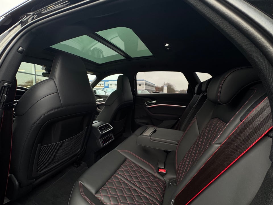 Audi Q8 e-tron 55 S-line Black Edition quattro 5d