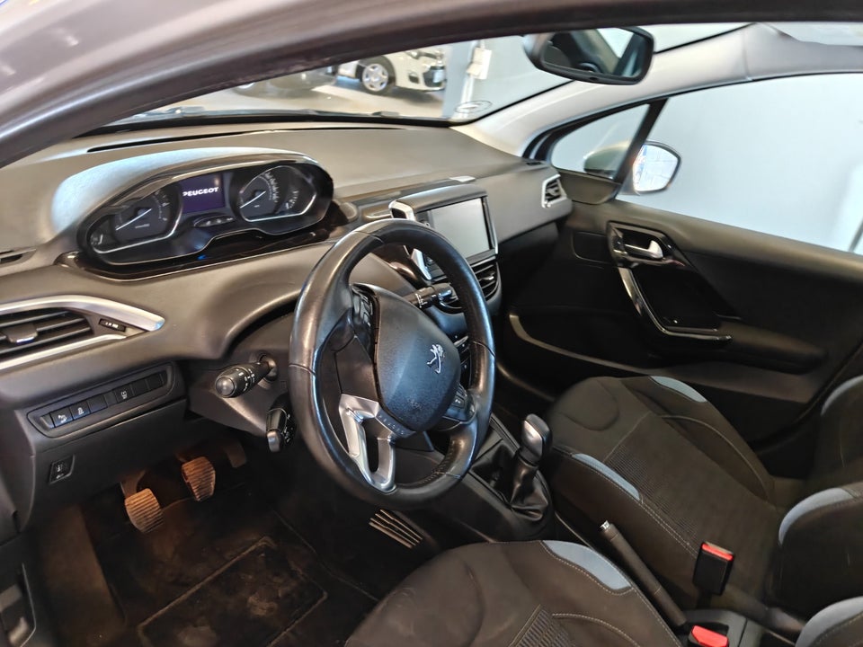 Peugeot 208 1,2 VTi 82 Allure 5d