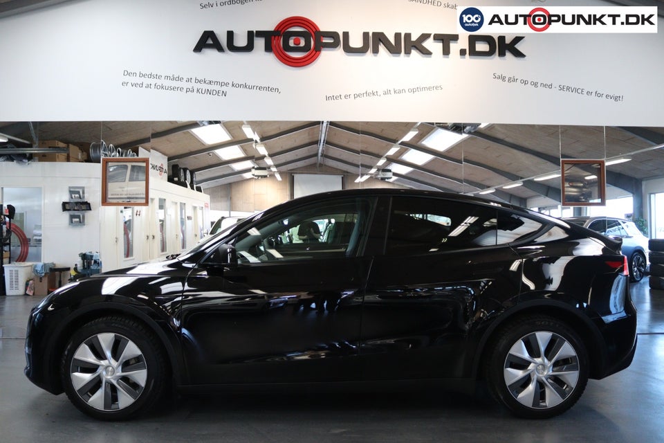 Tesla Model Y Long Range AWD 5d