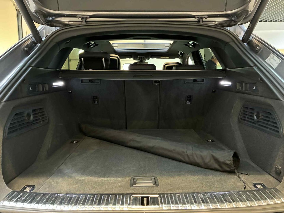 Audi e-tron 55 S-line quattro 5d