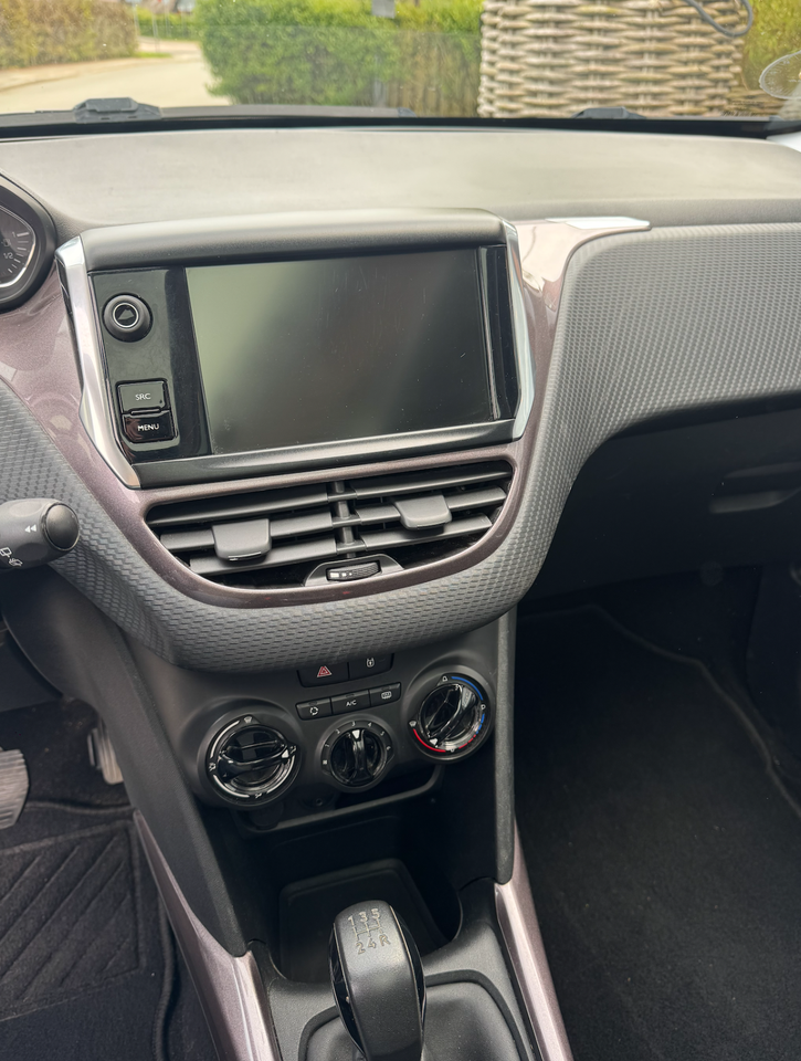 Peugeot 2008 1,2 VTi 82 Active Sky 5d
