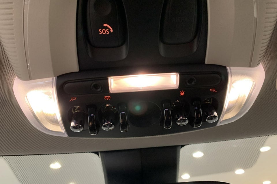 MINI Cooper SE Essential 3d