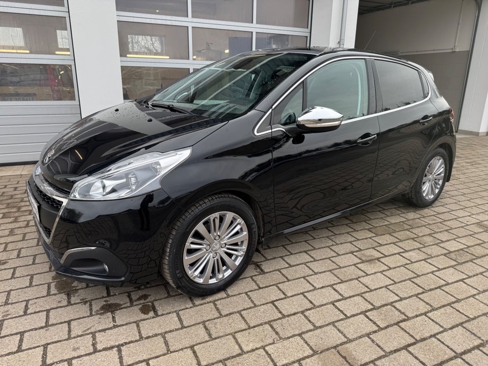 Peugeot 208 1,2 PureTech 82 Allure Sky 5d