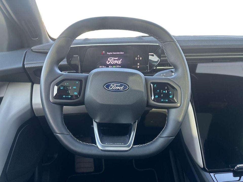 Ford Explorer 77 Premium Extended Range 5d