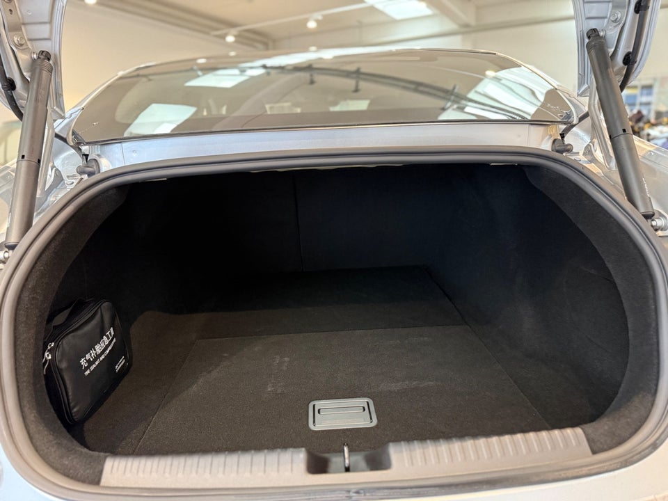 Xpeng P7 Performance 4d