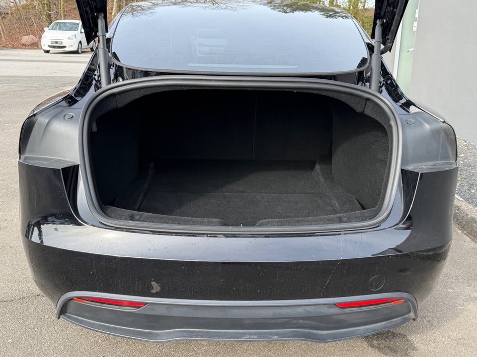 Tesla Model 3 Long Range AWD 4d