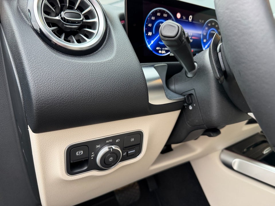 Mercedes EQB250+ Progressive 5d