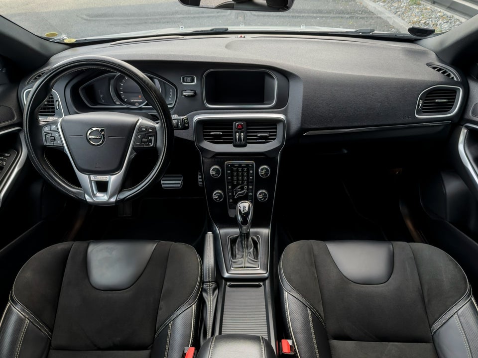 Volvo V40 2,0 T4 190 R-Design 5d
