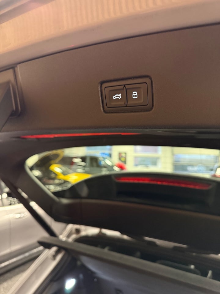 Audi Q4 e-tron 50 S-line quattro 5d