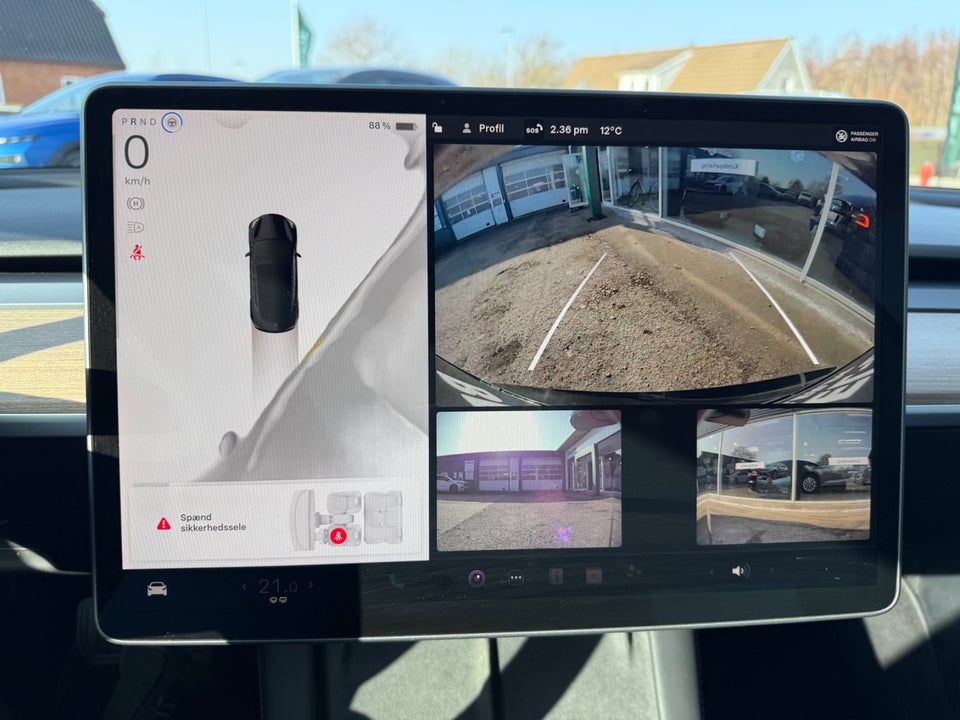 Tesla Model 3 Standard Range+ RWD 4d