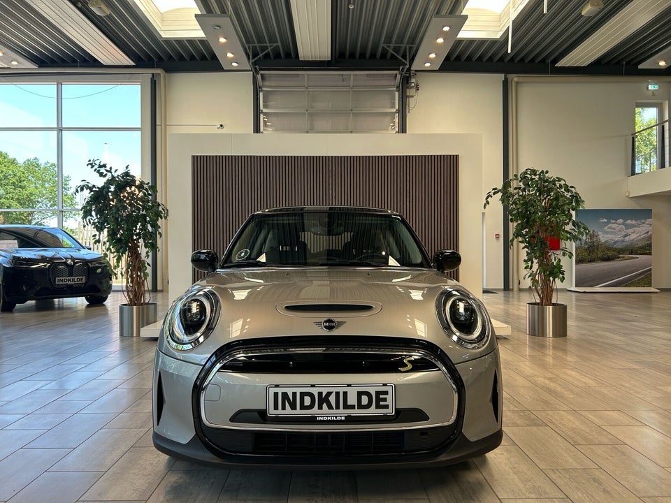 MINI Cooper SE Essential 3d