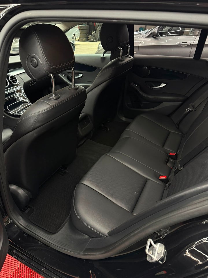Mercedes C220 d 2,2 AMG Line stc. aut. 5d