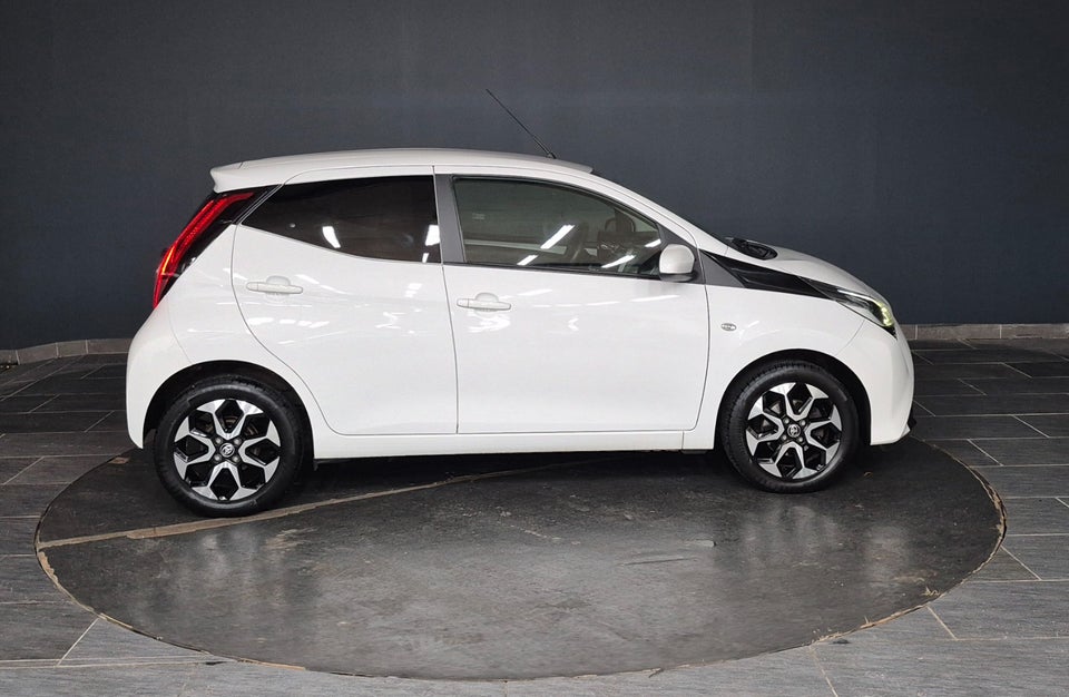 Toyota Aygo 1,0 VVT-i x-press x-shift 5d