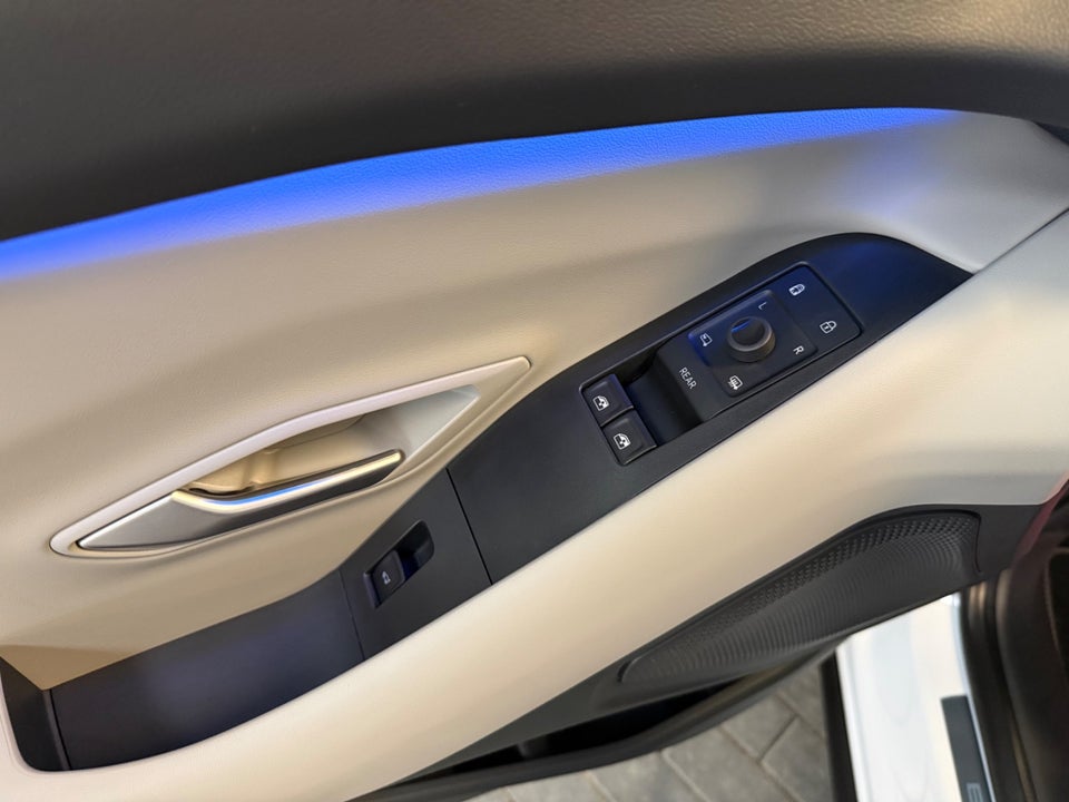 Ford Explorer 82 Premium Extended Range 5d