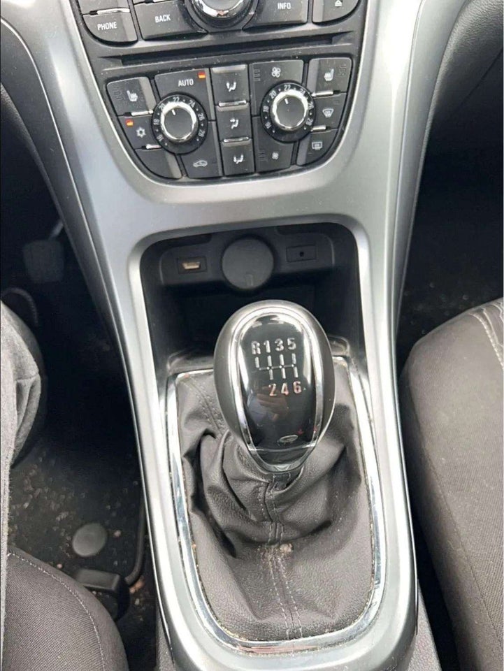 Opel Astra 1,4 T 140 Enjoy Sports Tourer 5d