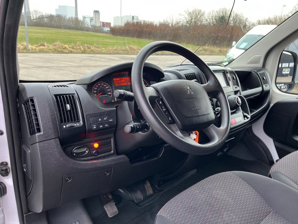 Peugeot Boxer 335 2,2 BlueHDi 165 L2 Plus Alukasse