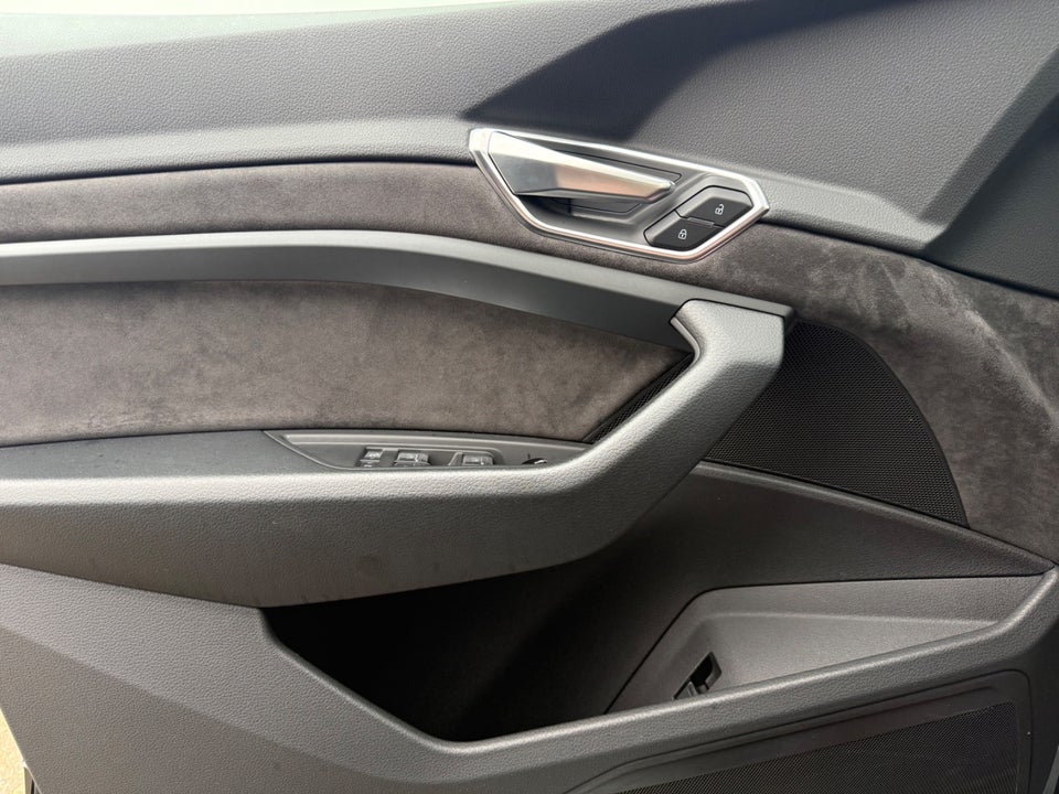 Audi e-tron 55 quattro 5d