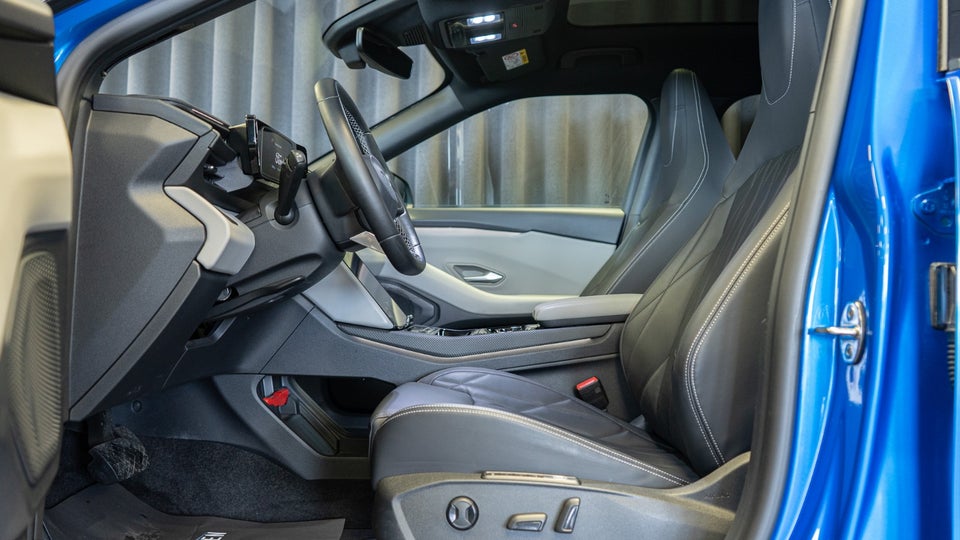 Ford Explorer 77 Premium Extended Range 5d