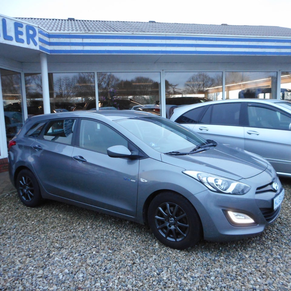 Hyundai i30 1,6 CRDi 110 XTR CW Eco 5d