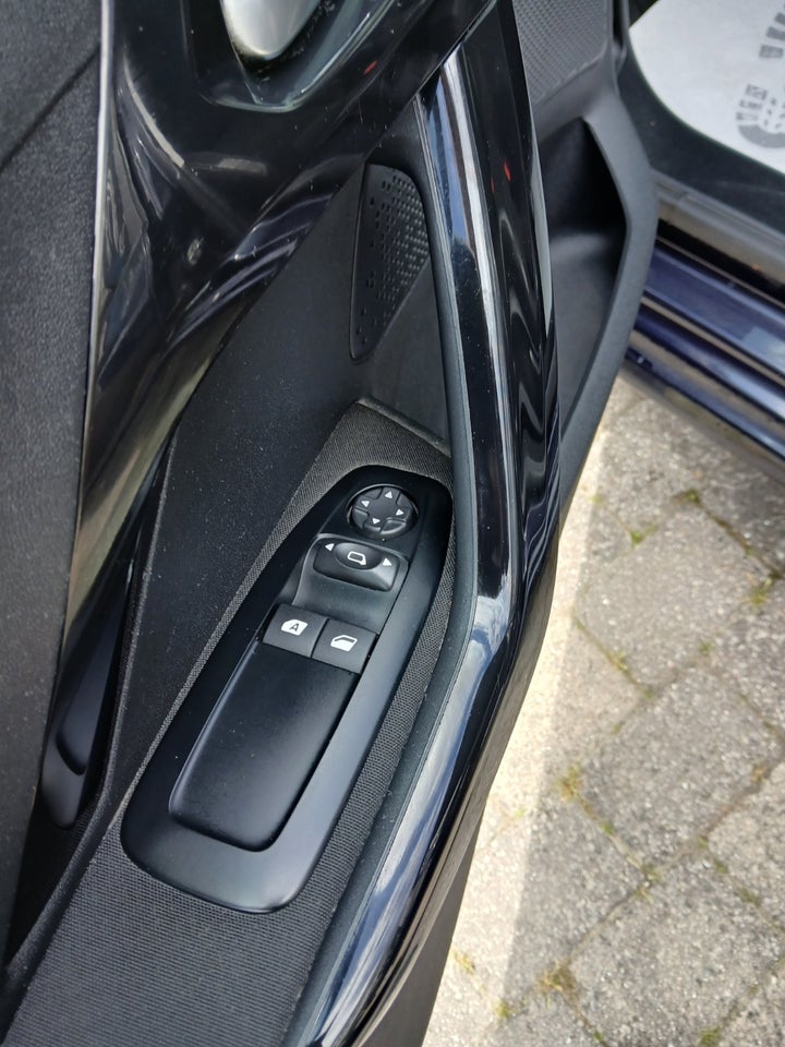 Peugeot 208 1,6 BlueHDi 100 Allure 5d